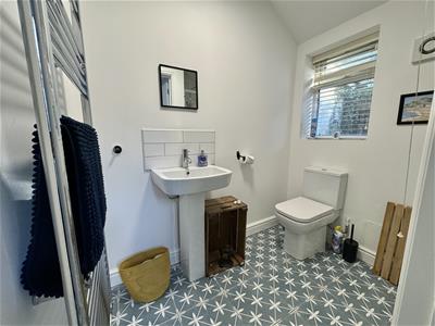 DOWNSTAIRS SHOWEROOM